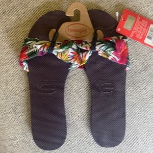 🌸Women’s Havaiana’s Sandals 🌸 Size 11